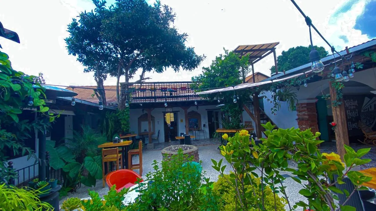 Nikikot Hostel & Hotel Antigua
