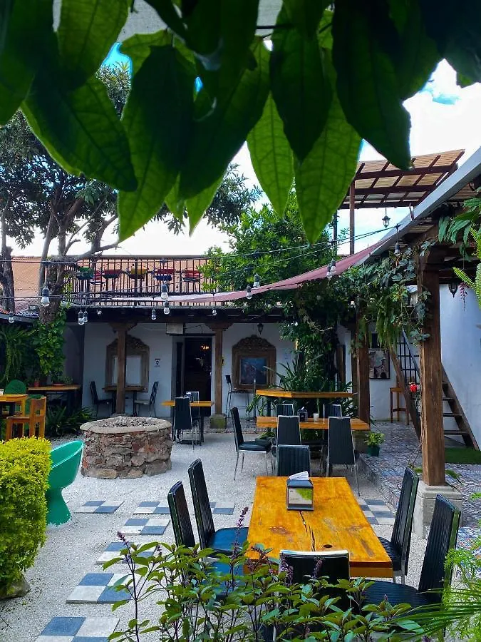Nikikot Hostel & Hotel Antigua